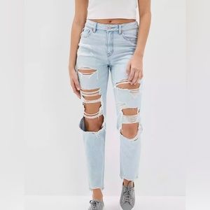 American Eagle Real Good Light Wash Relaxed Mom Jean